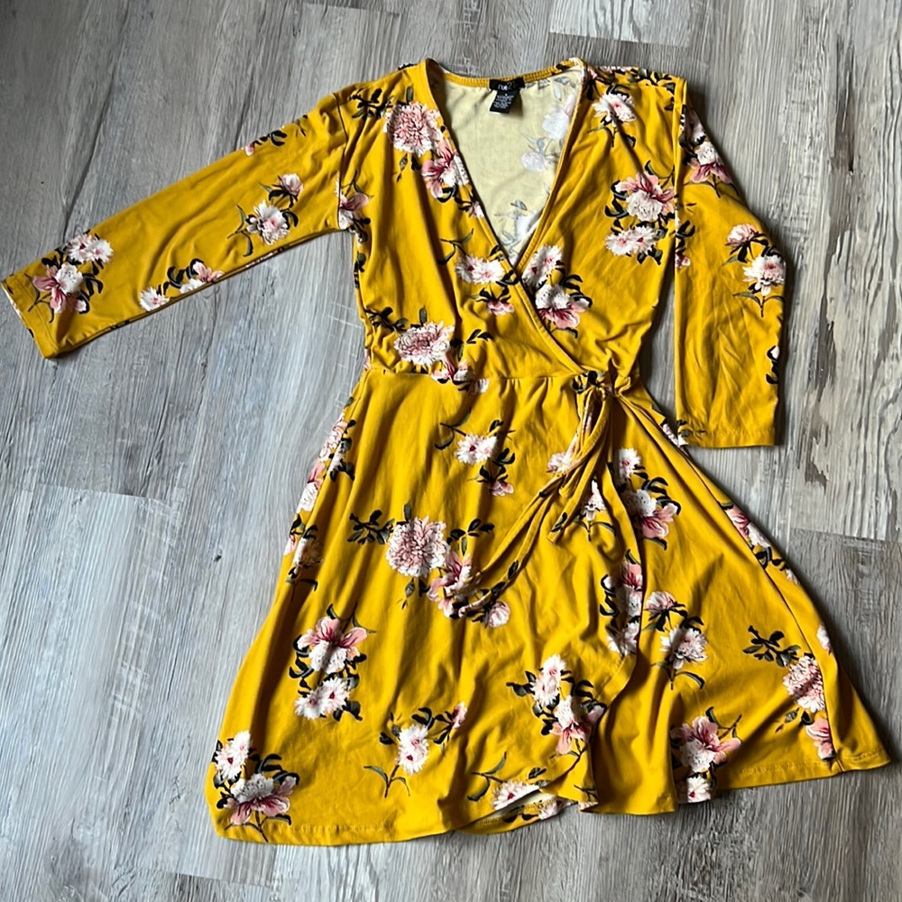 Rue 21 size small yellow floral dress